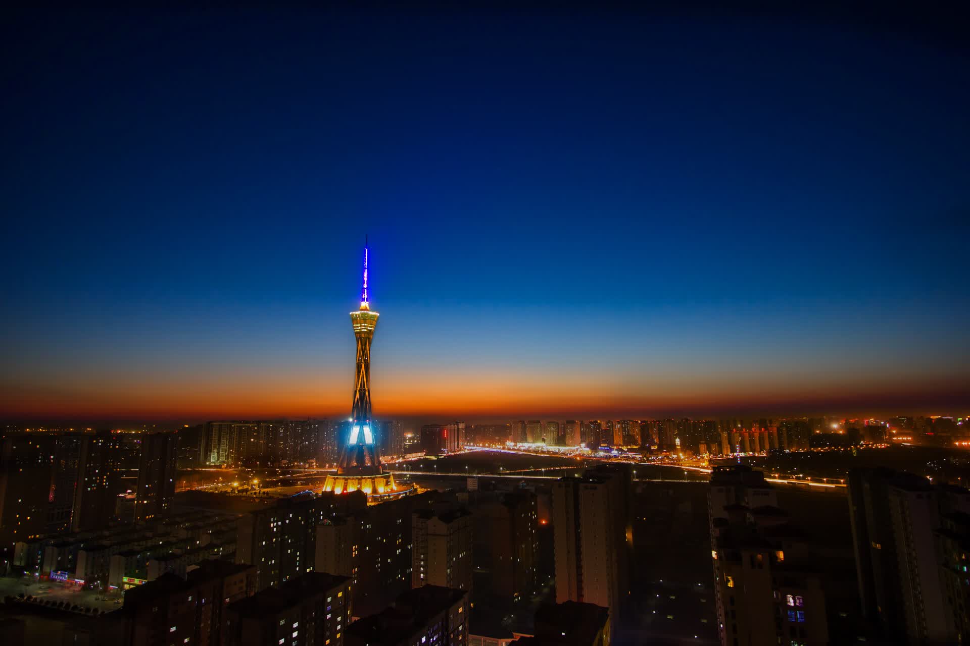世界登山青年导师生态修复示范片发布，世界登山协会